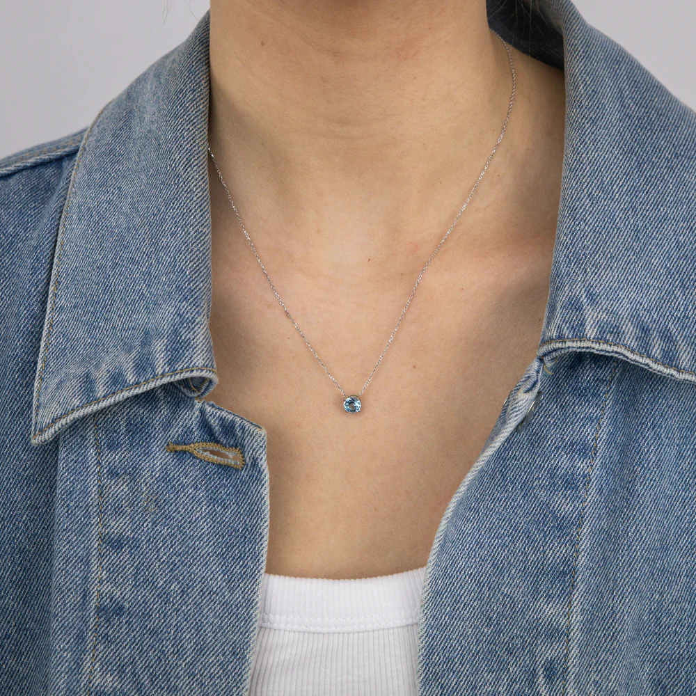 0.9 Carat Blue Topaz Pendant with 45cm Chain in 9ct White Gold - Image 2