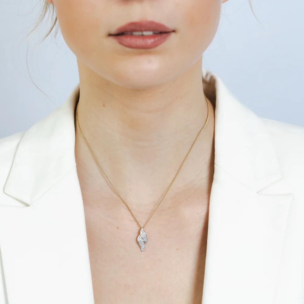 1/10 Carat Diamond Pendant in 9ct Yellow Gold - Image 2