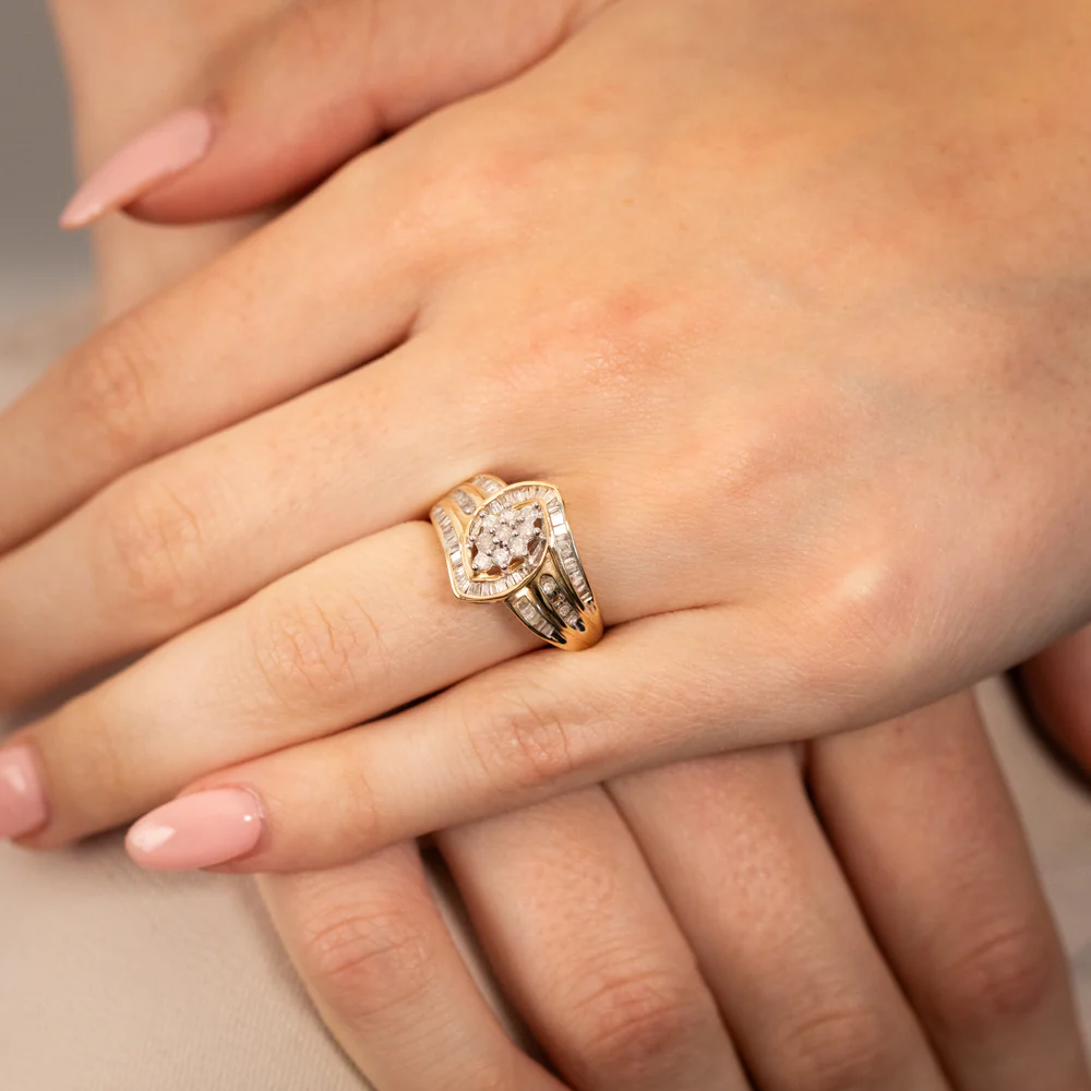 1/2 Carat Diamond Ring in 10ct Yellow Gold - Image 3