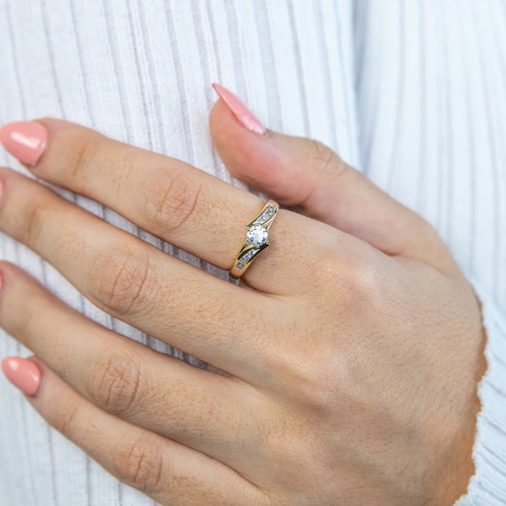 1/2 Carat Flawless Cut Diamonds in Classic Design Ring in 18ct Yellow Gold - Image 3