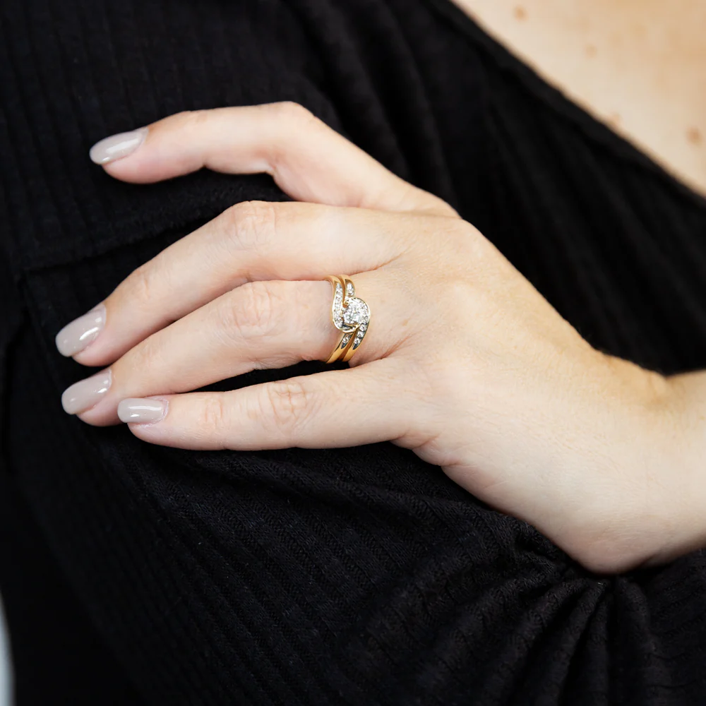 1/4 Carat 2 Ring Bridal Set in 9ct Yellow Gold - Image 3