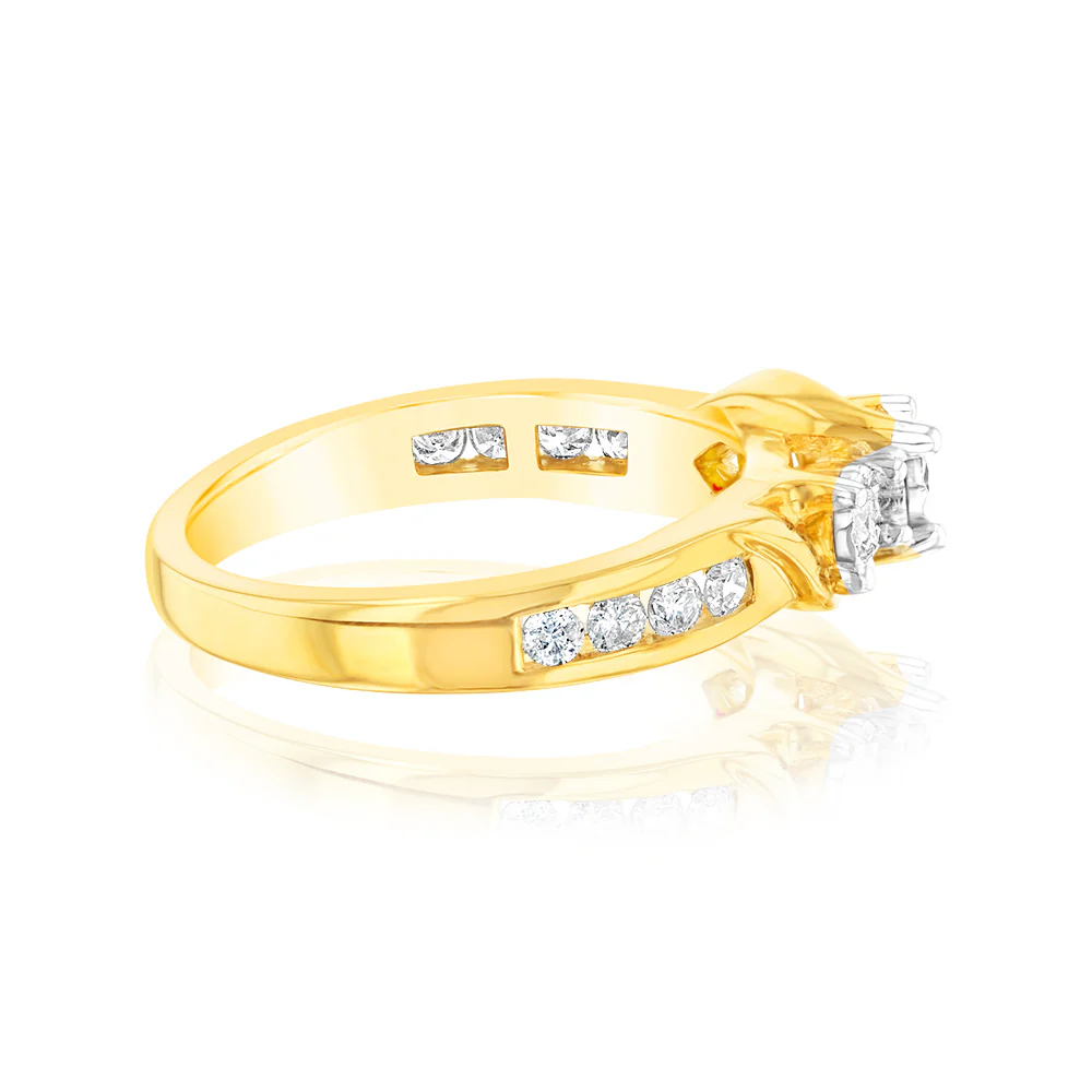 10ct Yellow Gold 0.45 Carat Diamond Trilogy Ring with 3 Round Brilliant Cut Diamonds - Image 2