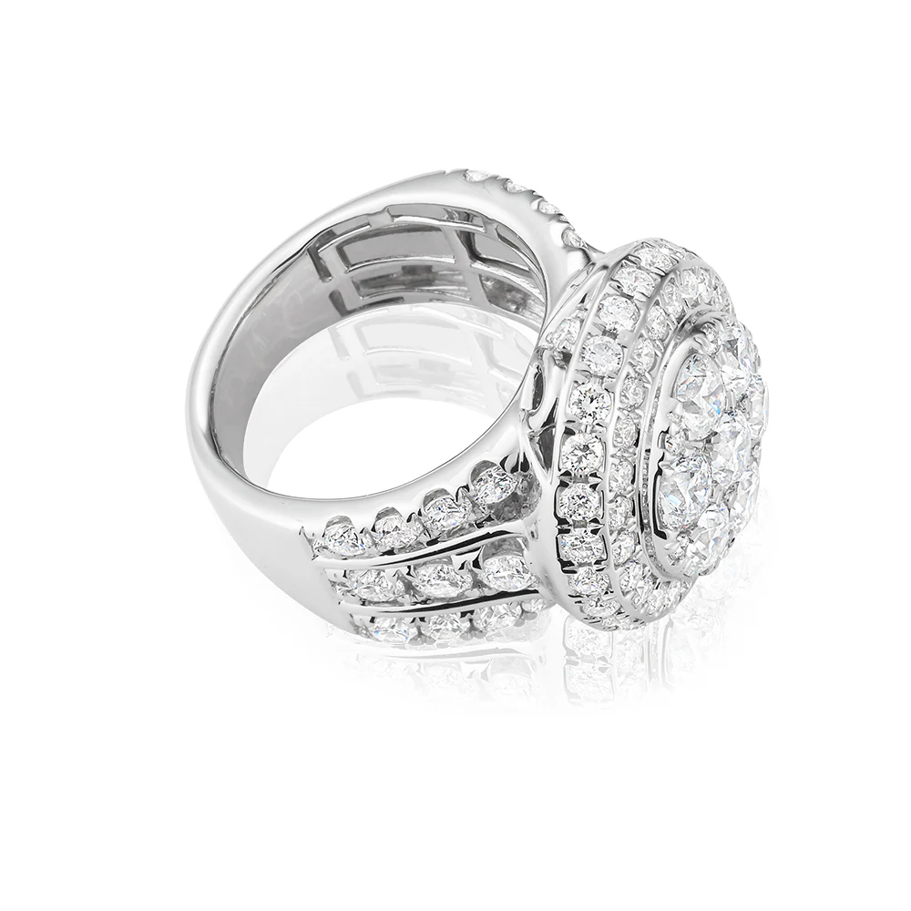 14ct White Gold 3 Ring Bridal Set With 7.00 Carats of White Diamonds - Image 2