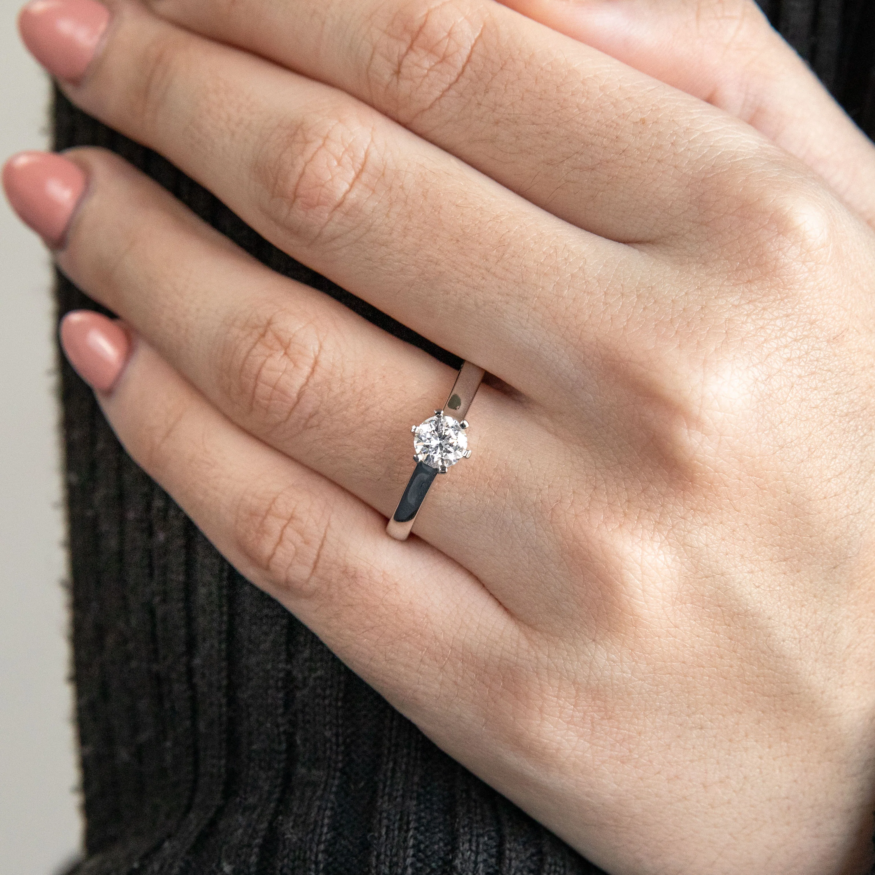 18ct 0.70 Carat DF SI CERTIFIED Diamond Solitaire - Image 4