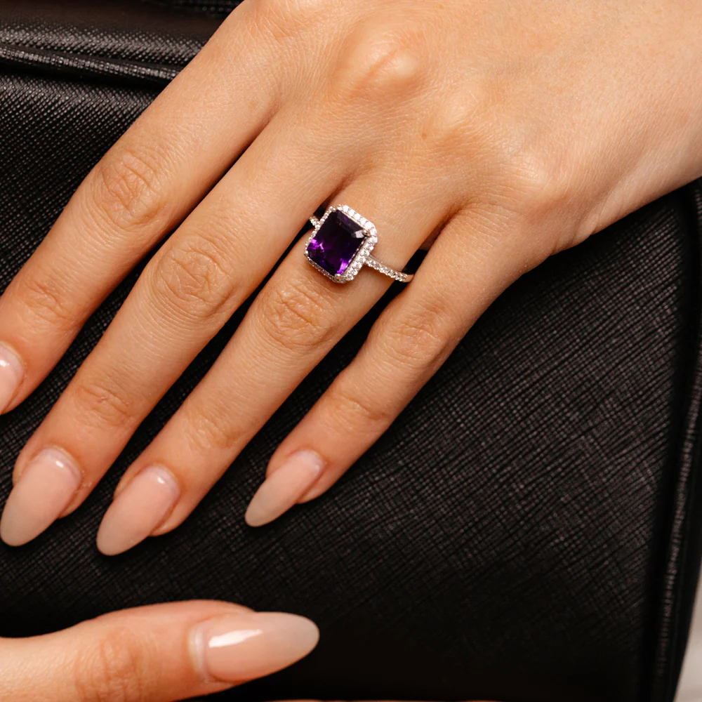 3.50 Carat Amethyst and White Cubic Zirconia Ring in Sterling Silver - Image 4