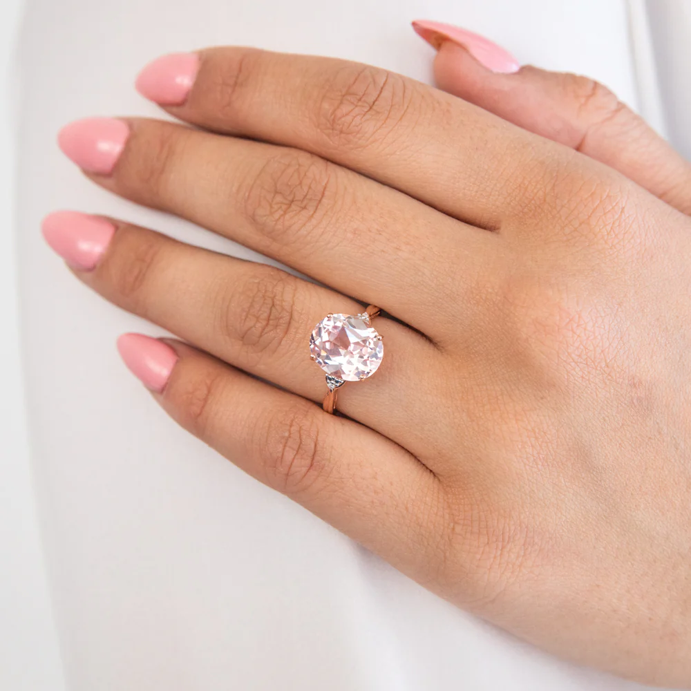 6.30 Carat Oval Created Peach Sapphire & Diamond Ring in 9ct Rose Gold - Image 3