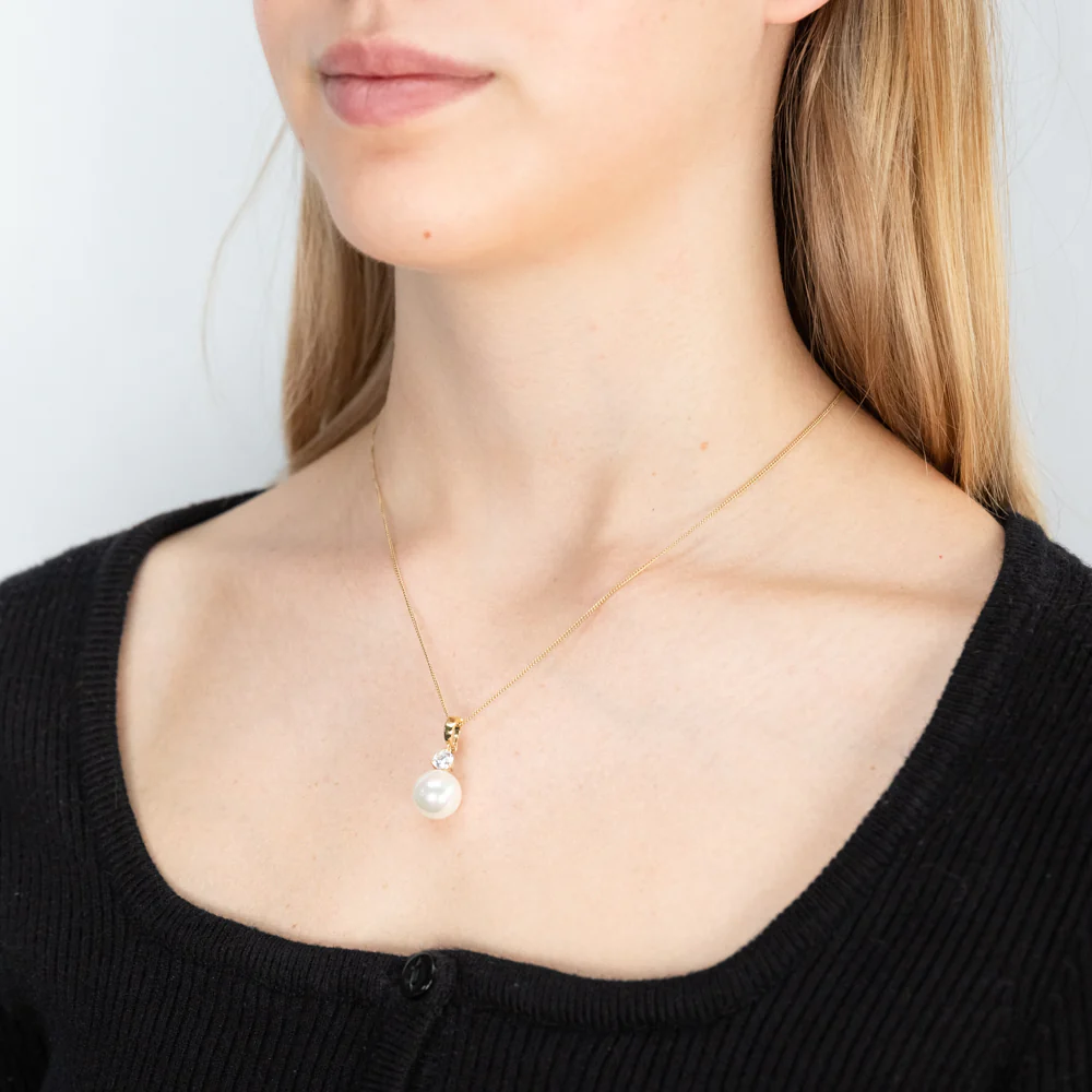 9ct Alluring Yellow Gold Cubic Zirconia and 12mm Simulated Pearl Pendant - Image 2