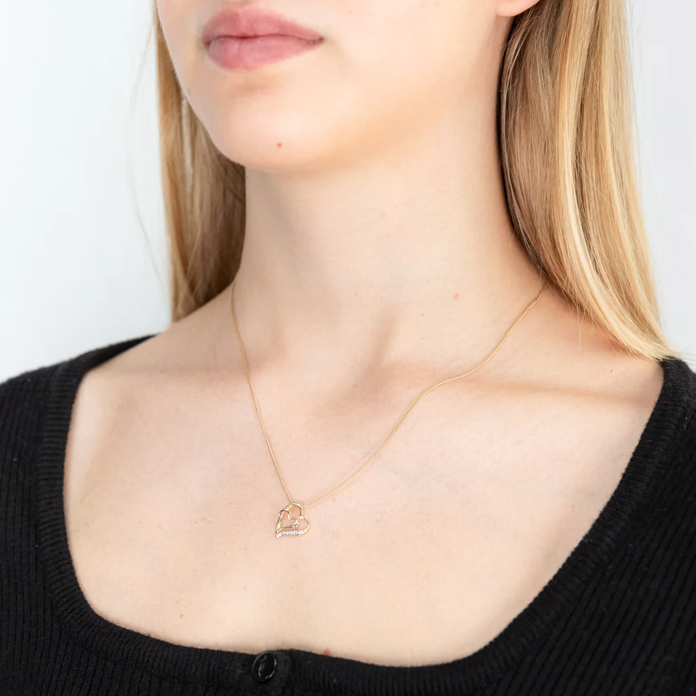 9ct Elegant Yellow Gold 2 Diamonds Heart Pendant - Image 2