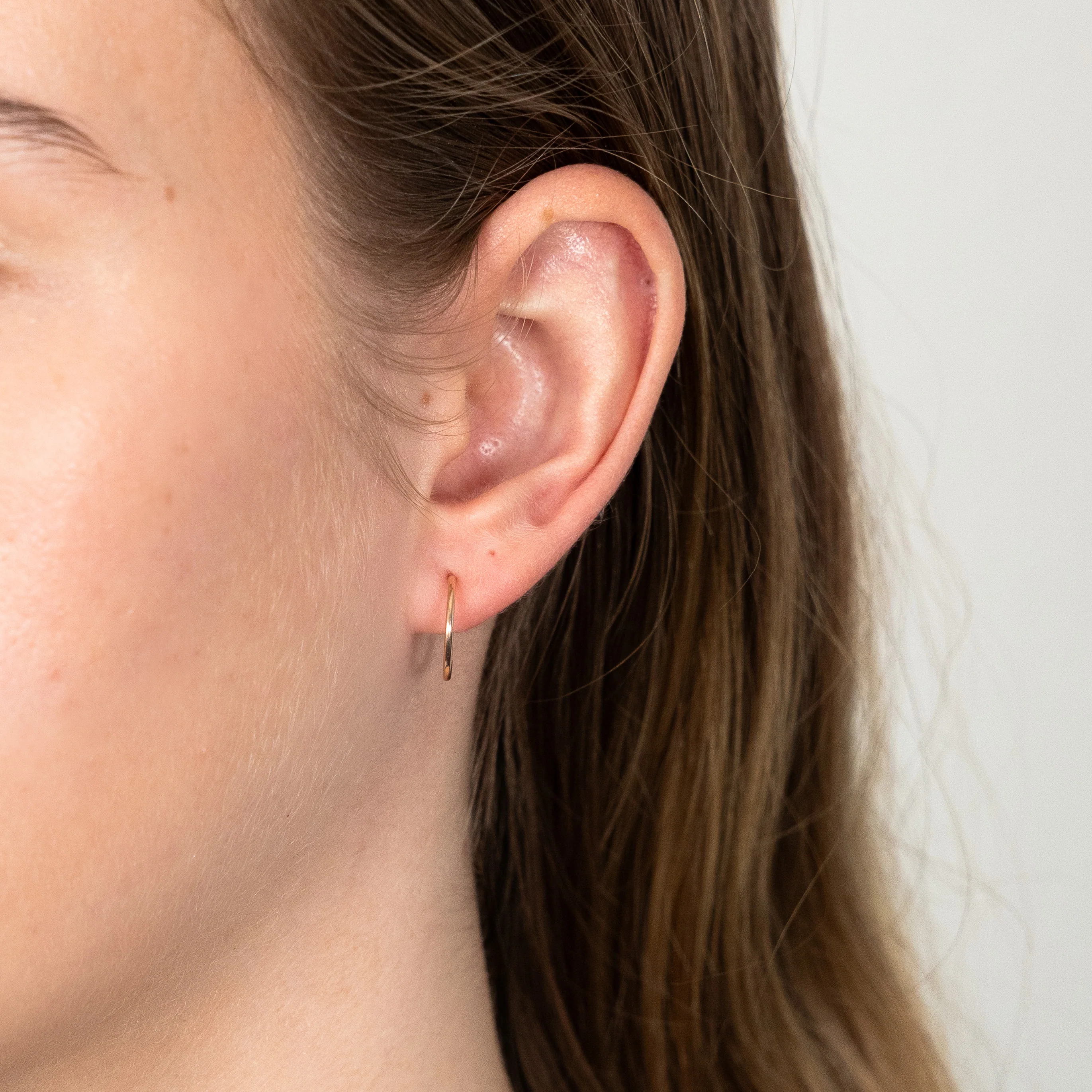 9ct Rose Gold Plain 10mm Sleeper Earrings - Image 2