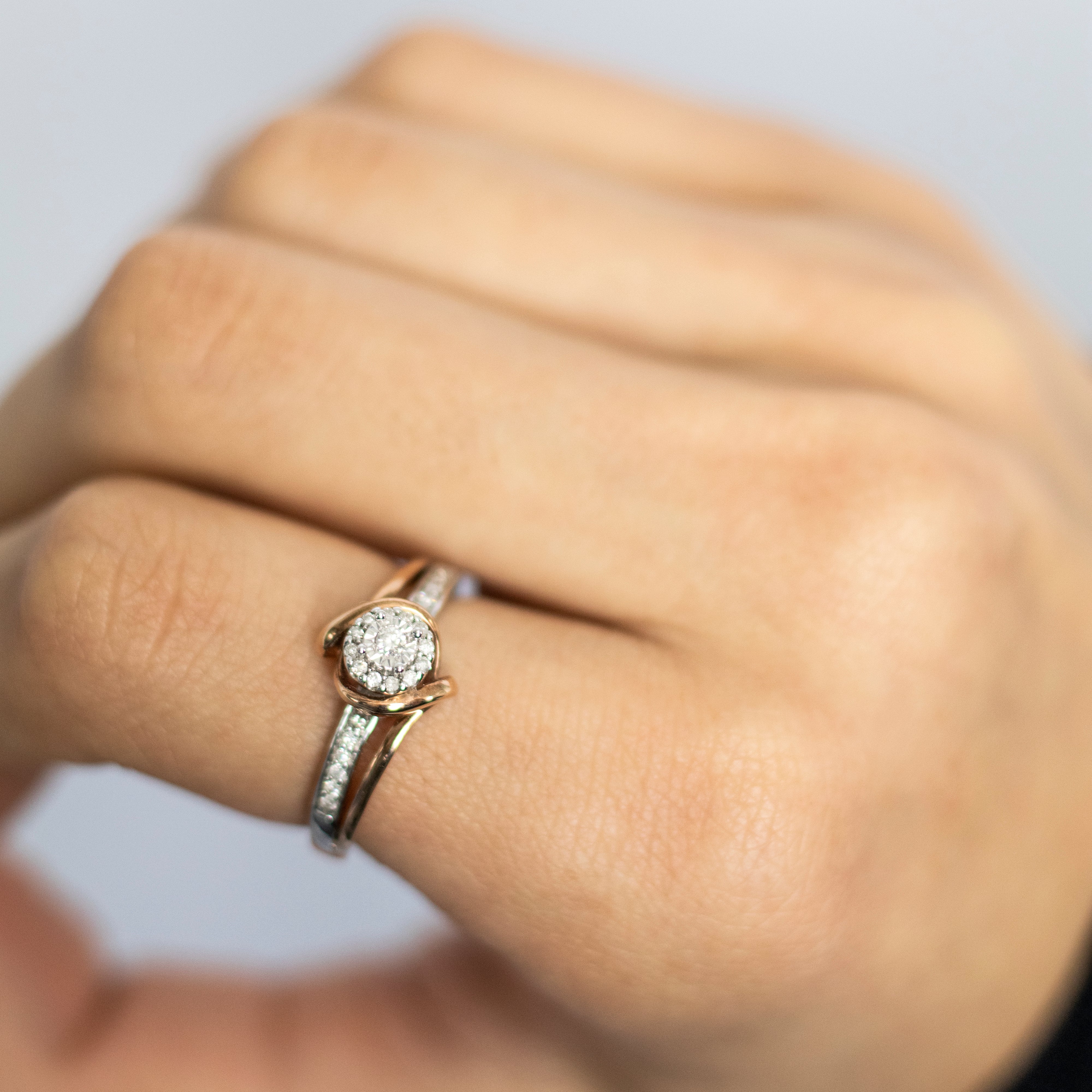 9ct White Gold 0.15 Carat Diamond Ring with Disc Setting and Rose Rhodium - Image 3