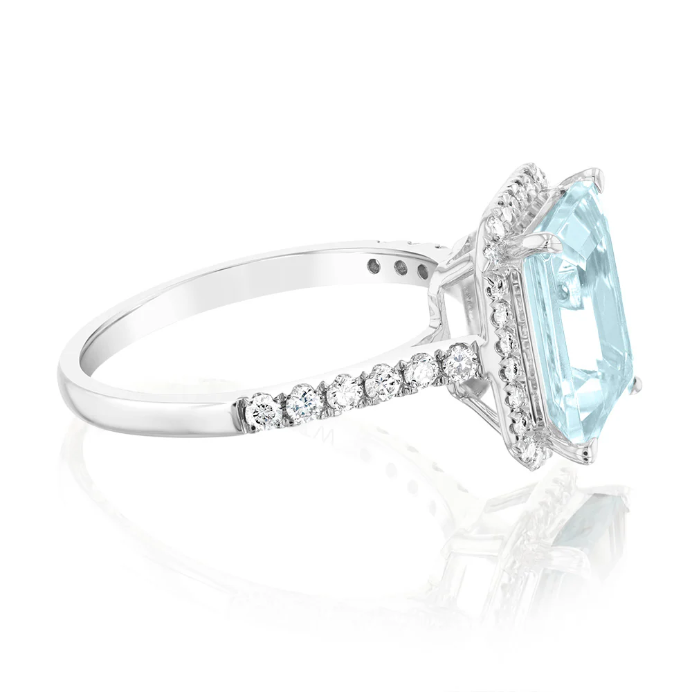 9ct White Gold 2.4ct Aquamarine and 1/3 Carat Diamond Ring - Image 2
