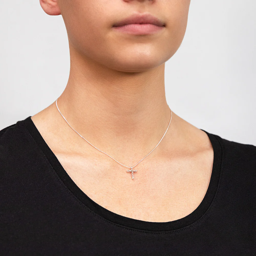 9ct White Gold Diamond Cross Pendant with 11 Brilliant Cut Diamonds - Image 2