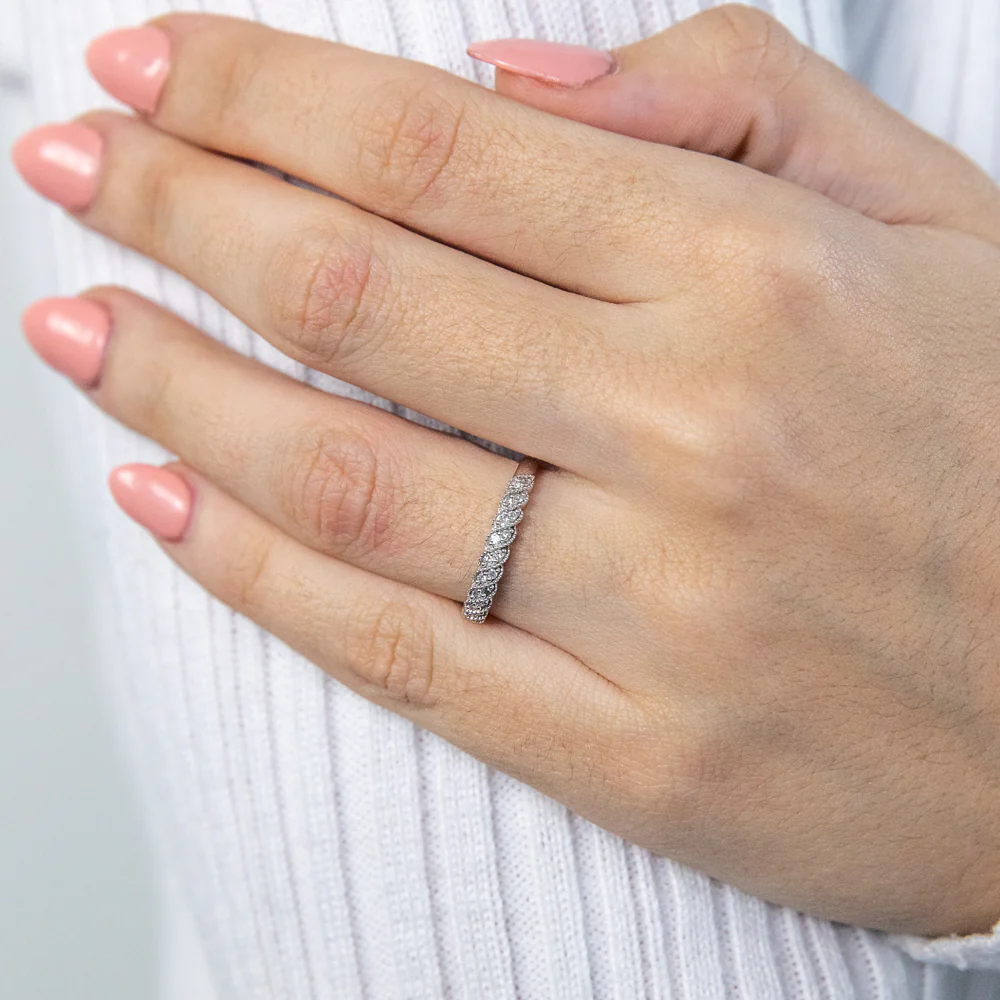 9ct White Gold Opulent Diamond Ring - Image 3
