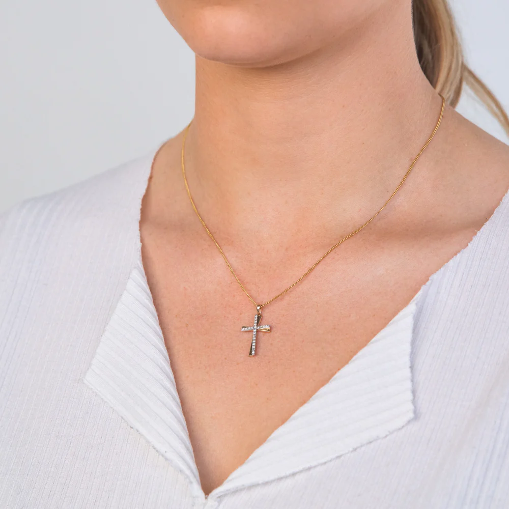9ct Yellow and White Gold 1/5 Carat Diamond Cross Pendant - Image 2