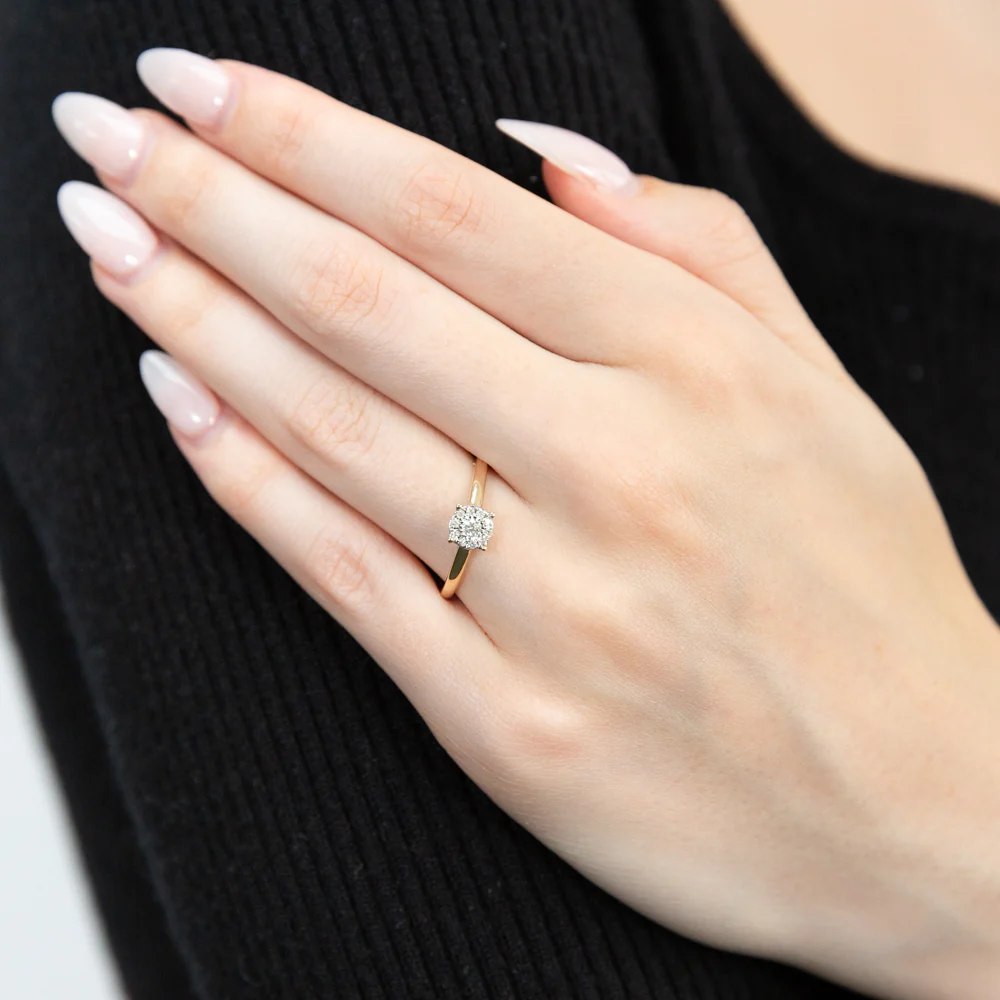 9ct Yellow Gold 0.10 Carat Diamond Ring - Image 2