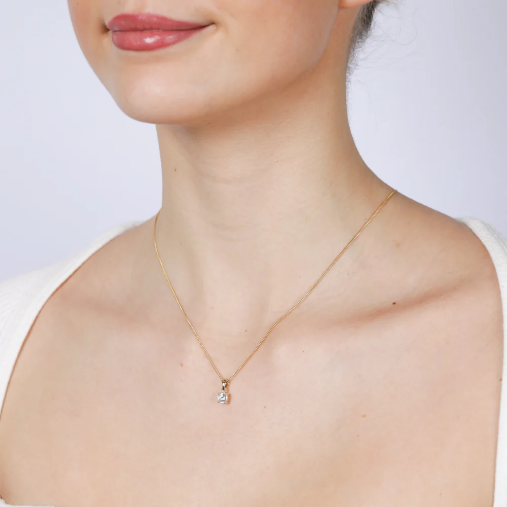 9ct Yellow Gold 0.90 Ct Solitaire Cubic Zirconia Pendant - Image 2