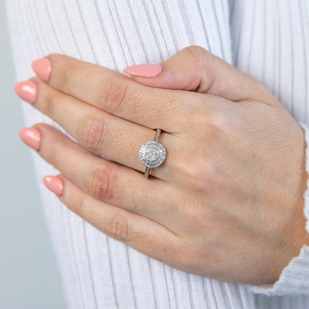 9ct Yellow Gold 1/2 Carat Halo Diamond Ring - Image 4