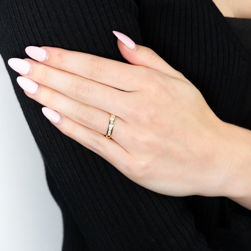 9ct Yellow Gold 1/4 Carat Diamond Ring - Image 3