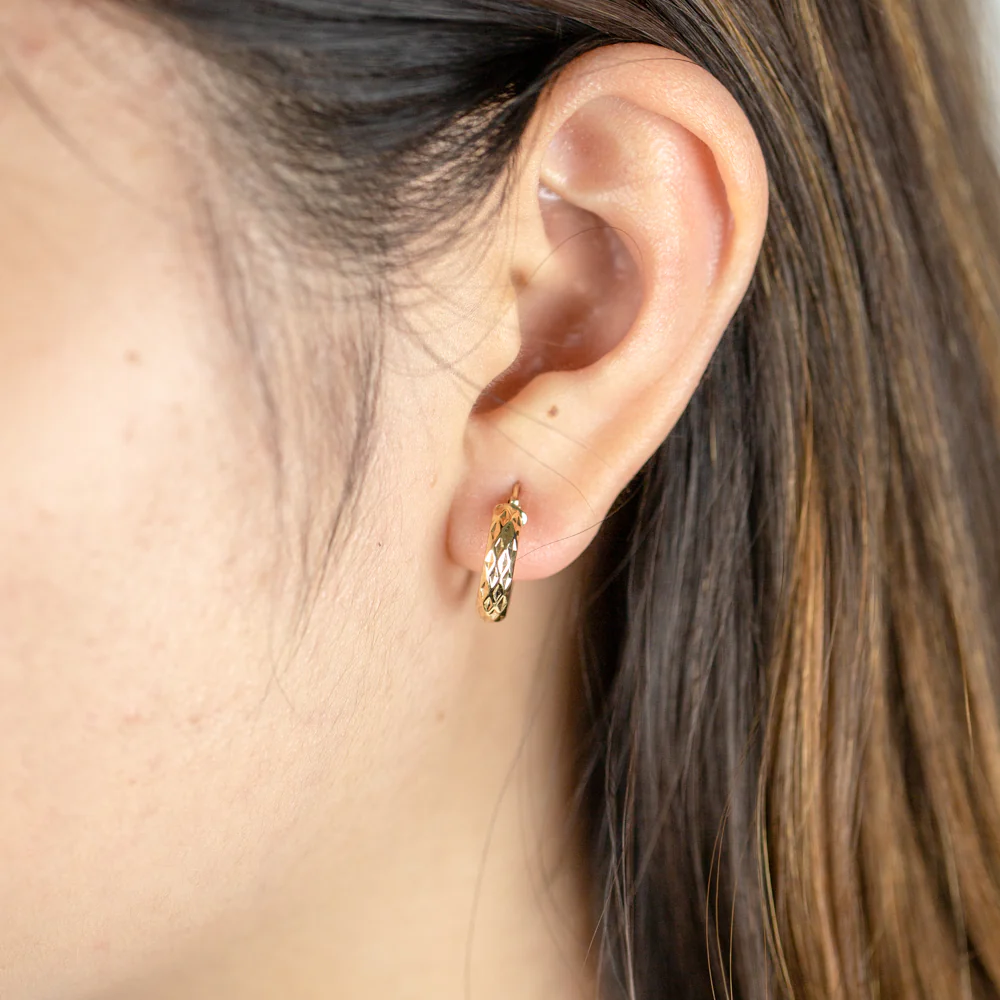 9ct Yellow Gold 10mm Diamond Cut Hoop Earrings - Image 2