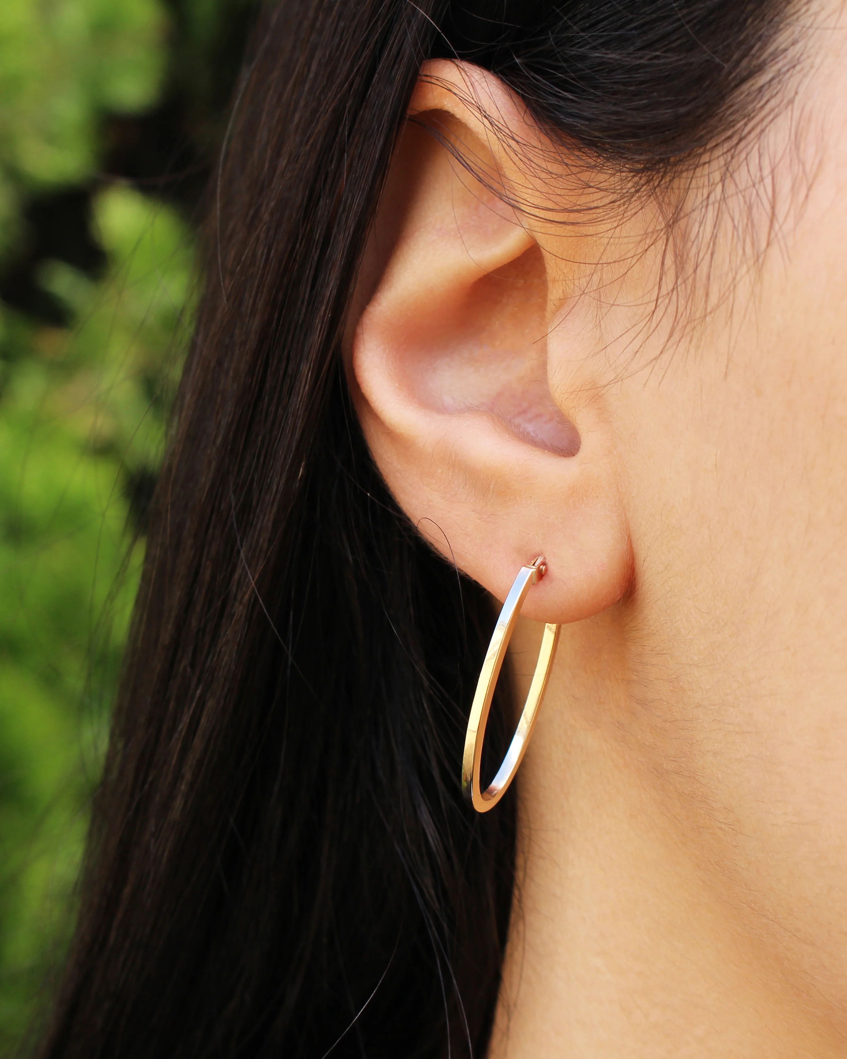 9ct Yellow Gold 10mm Oval Plain Earrings - Image 2