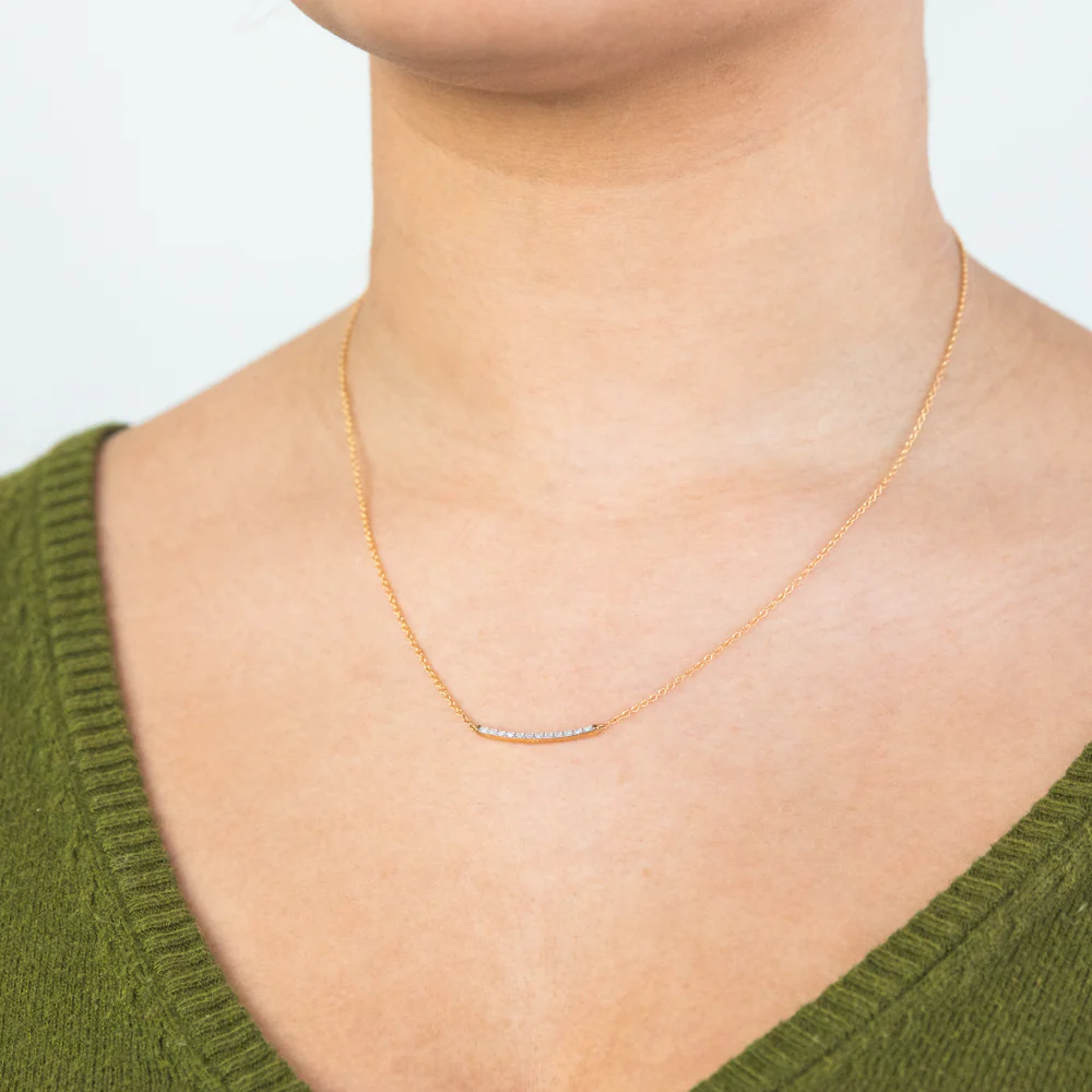 9ct Yellow Gold 42cm Chain with 12 Diamonds - Image 2