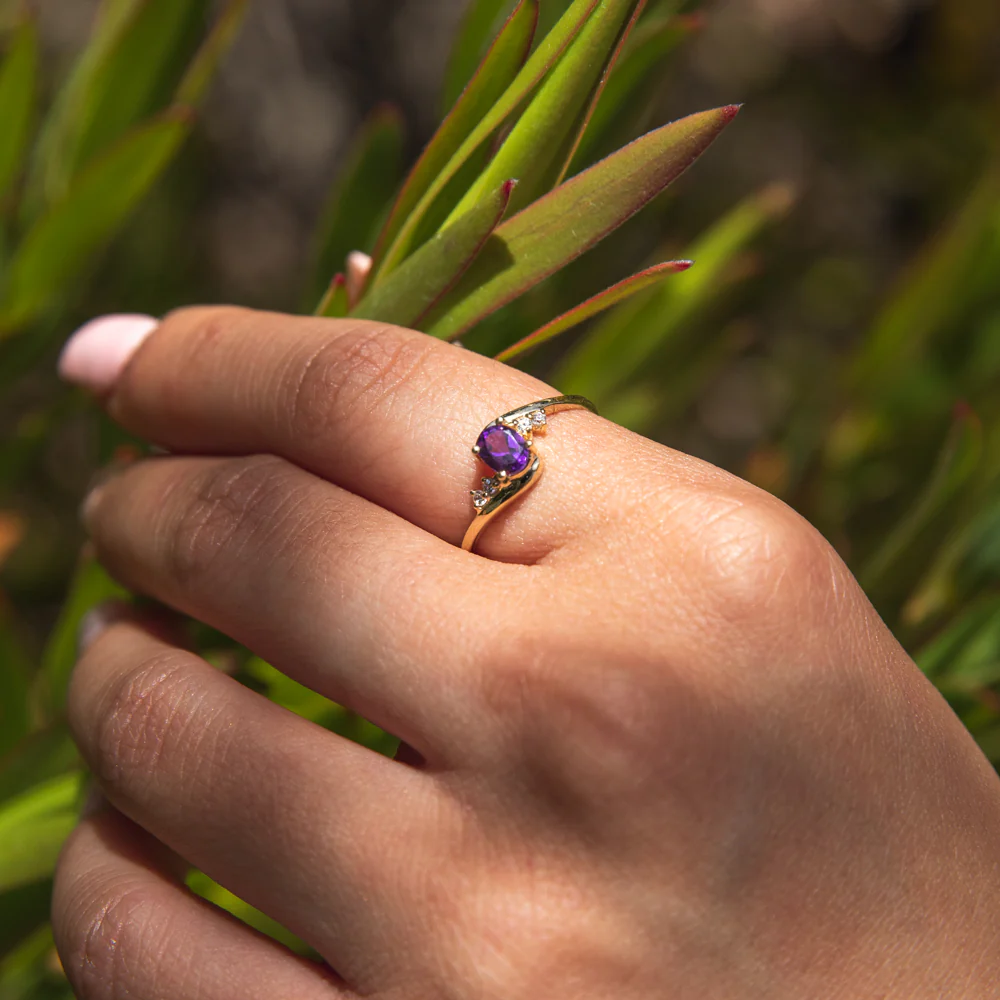 9ct Yellow Gold Amethyst + Cubic Zirconia Swirl Ring - Image 4