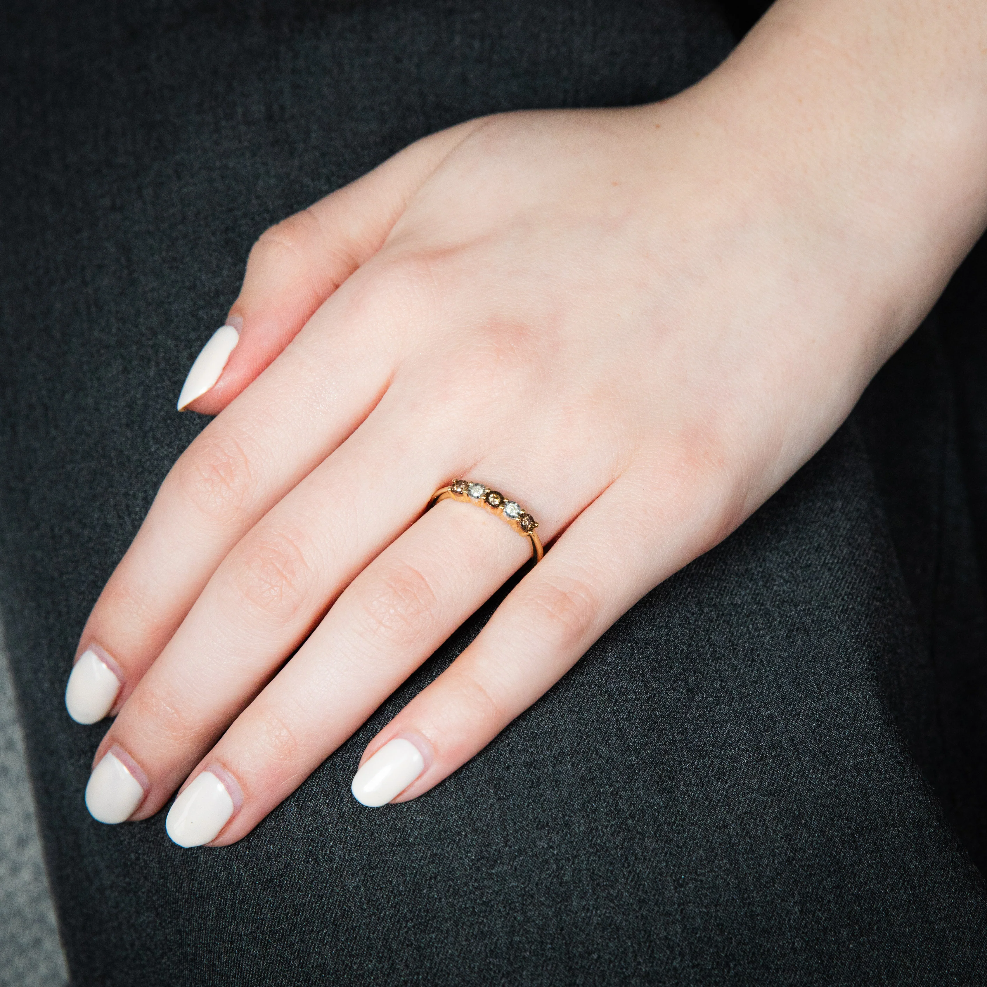 9ct Yellow Gold Australian Champagne Diamond Ring with 2 Brilliant White Diamonds - Image 3