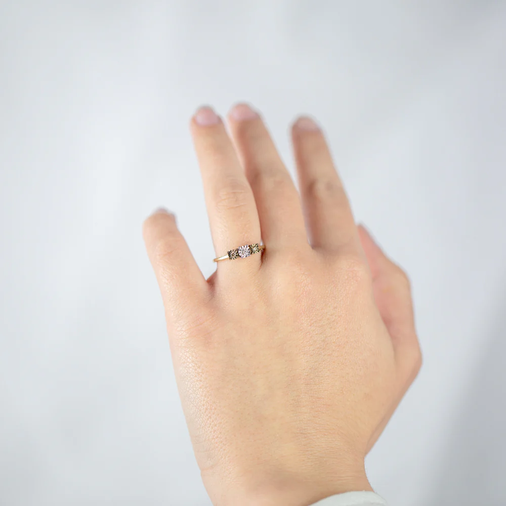 9ct Yellow Gold Australian Champagne Diamond Ring with 2 Brilliant White Diamonds - Image 3