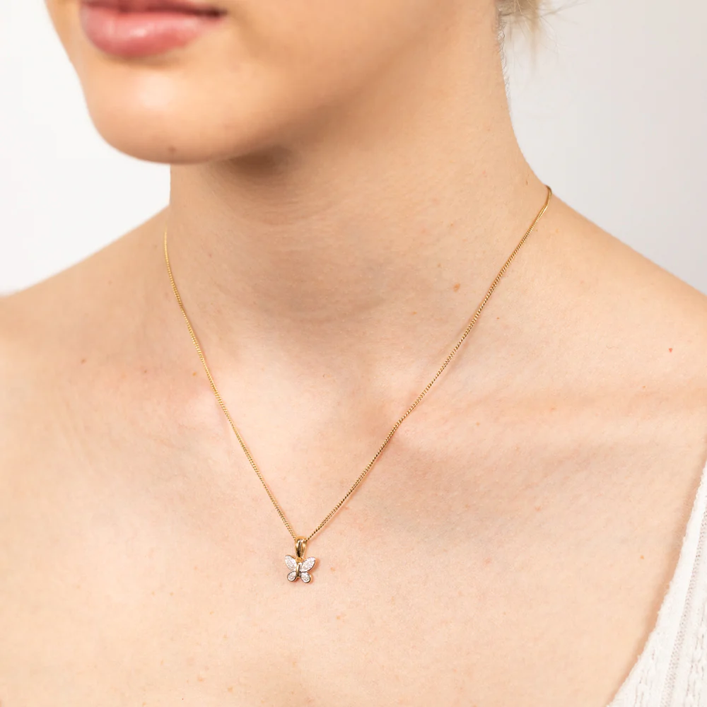 9ct Yellow Gold Butterfly Pendant in 8 Diamonds - Image 2