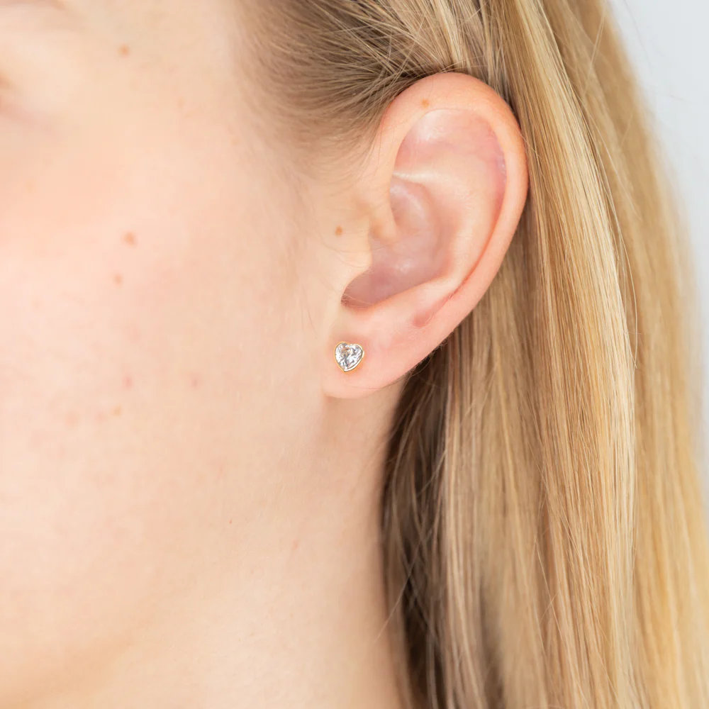 9ct Yellow Gold Cubic Zirconia Heart Shaped 5mm Stud Earrings - Image 2