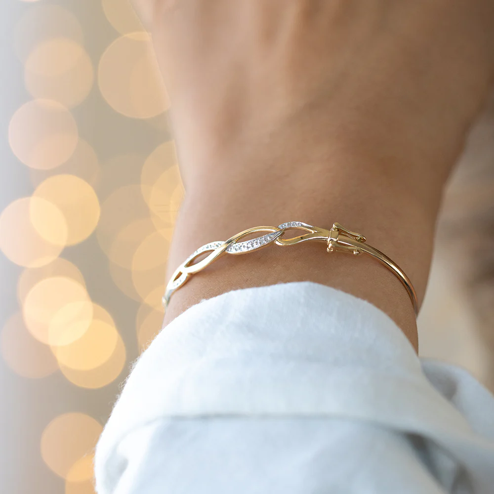9ct Yellow Gold Diamond Bangle - Image 3