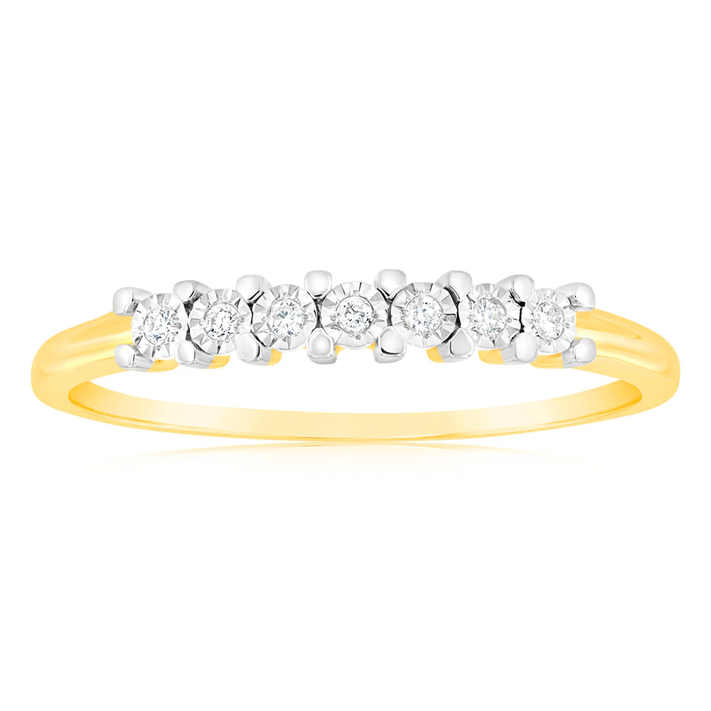 9ct Yellow Gold Diamond Ring Set With 7 Stunning Diamonds
