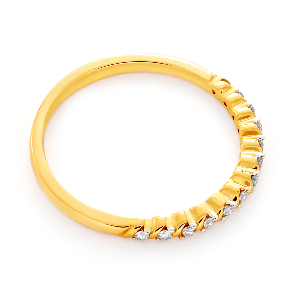 9ct Yellow Gold Diamond Ring with 13 Brilliant Cut Diamonds and Rhodium Plated Claws - Image 2