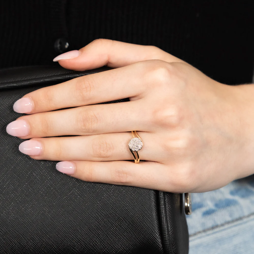 9ct Yellow Gold Diamond Ring with 19 Brilliant Cut Diamonds - Image 3