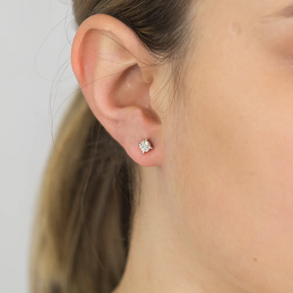 9ct Yellow Gold Diamond Studs with 14 Brilliant Diamonds - Image 2