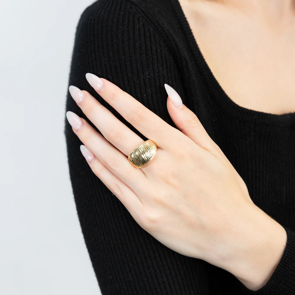 9ct Yellow Gold Dome Ring - Image 3