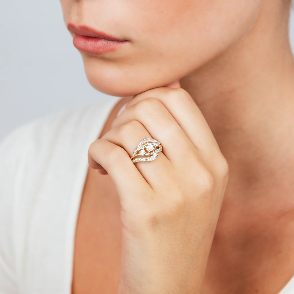9ct Yellow Gold Fancy Ring in 1/6 Carat Natural Diamonds - Image 3