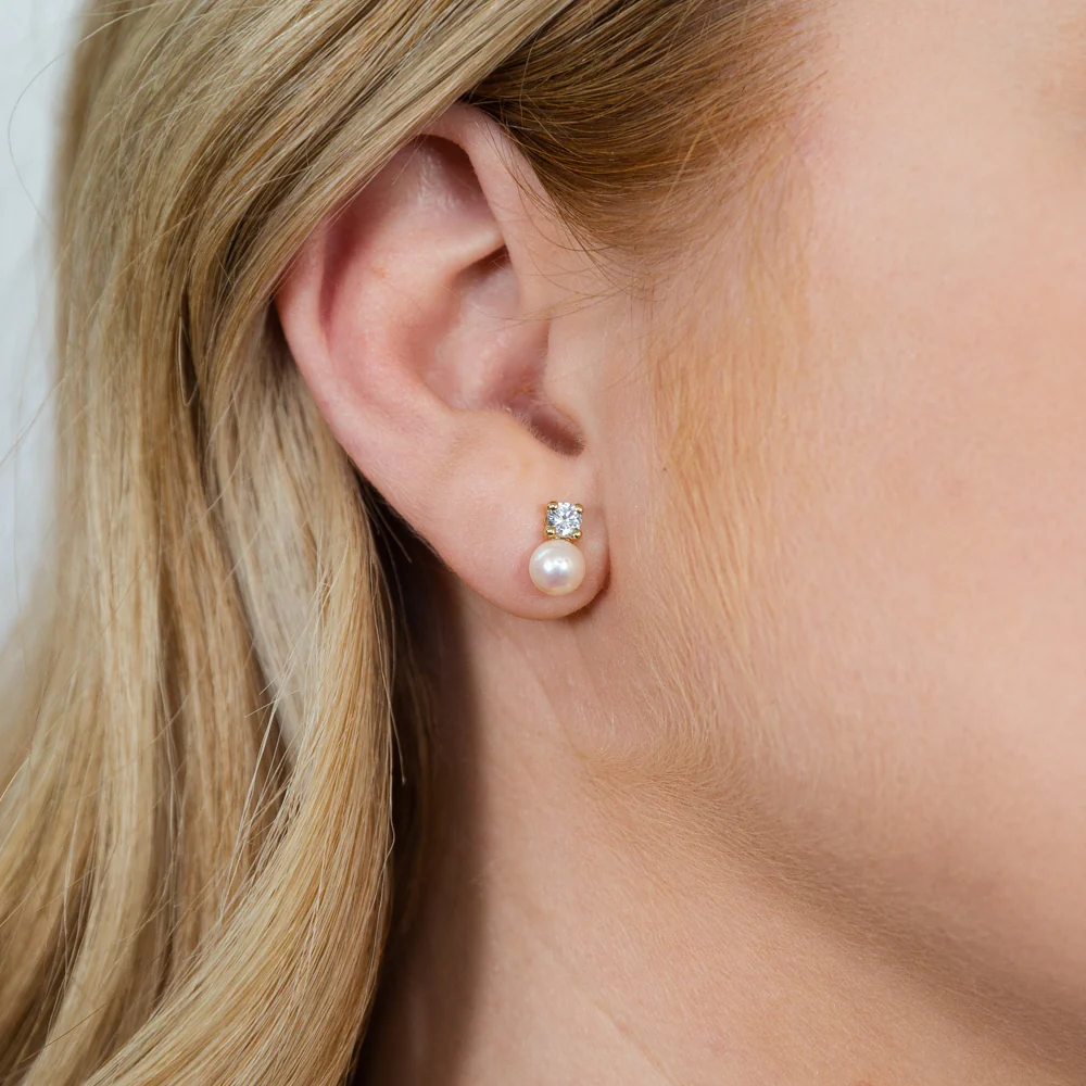 9ct Yellow Gold Freshwater Pearl and Zirconia Studs - Image 2