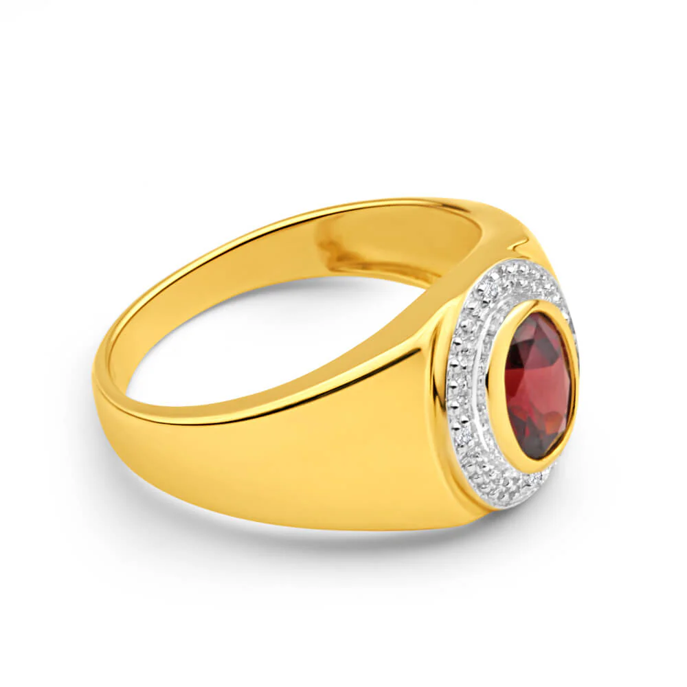 9ct Yellow Gold Garnet and Diamond Gents Ring - Image 2