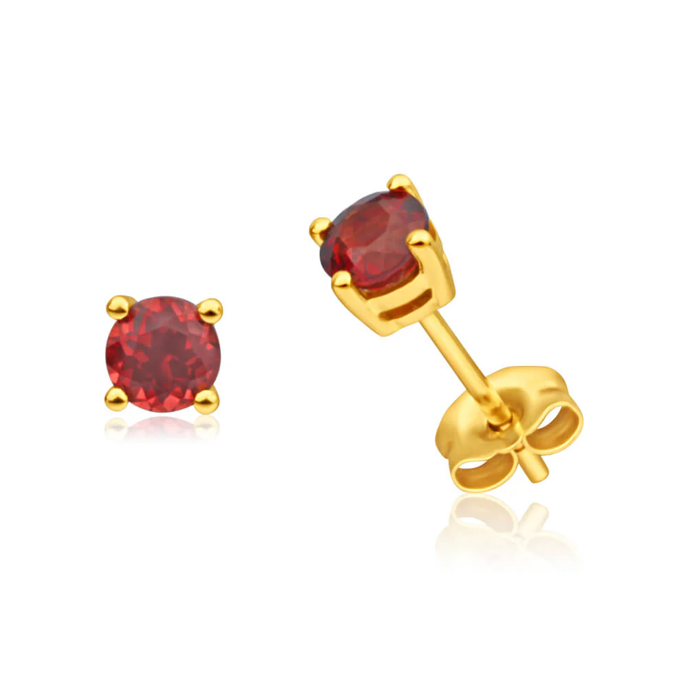9ct Yellow Gold Garnet Stud Earrings