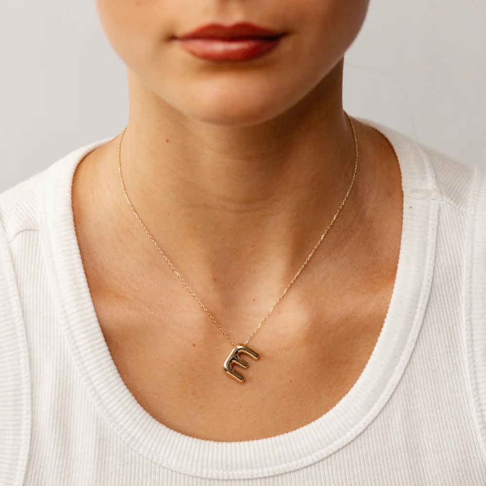 9ct Yellow Gold Initial 'E' Puffed Pendant on 43cm Chain - Image 2