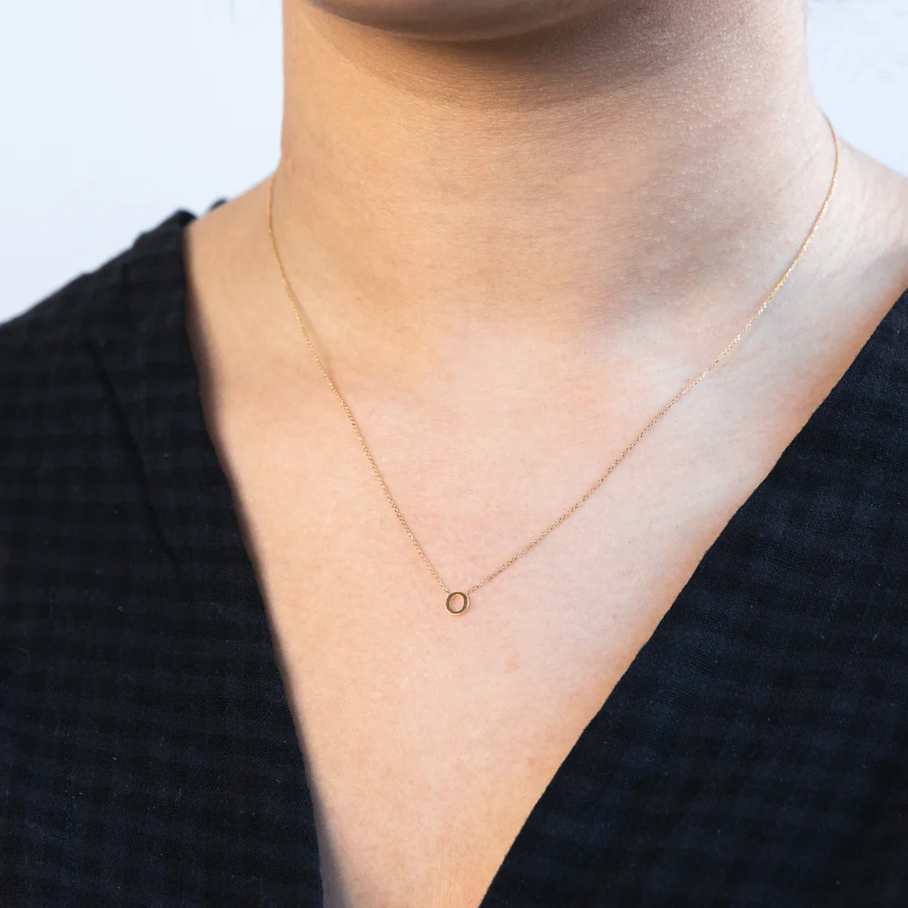 9ct Yellow Gold Initial "O" Pendant on 43cm Chain - Image 2