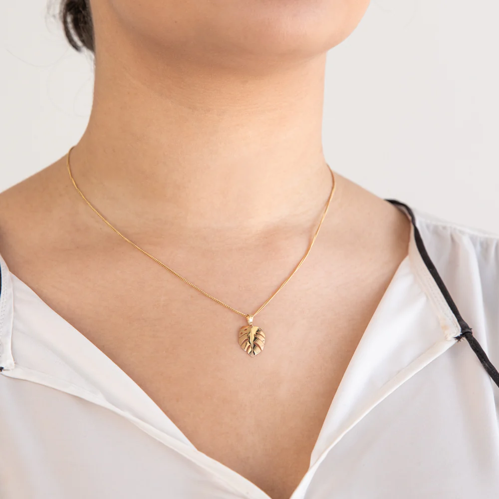 9ct Yellow Gold Leaf Pendant - Image 2