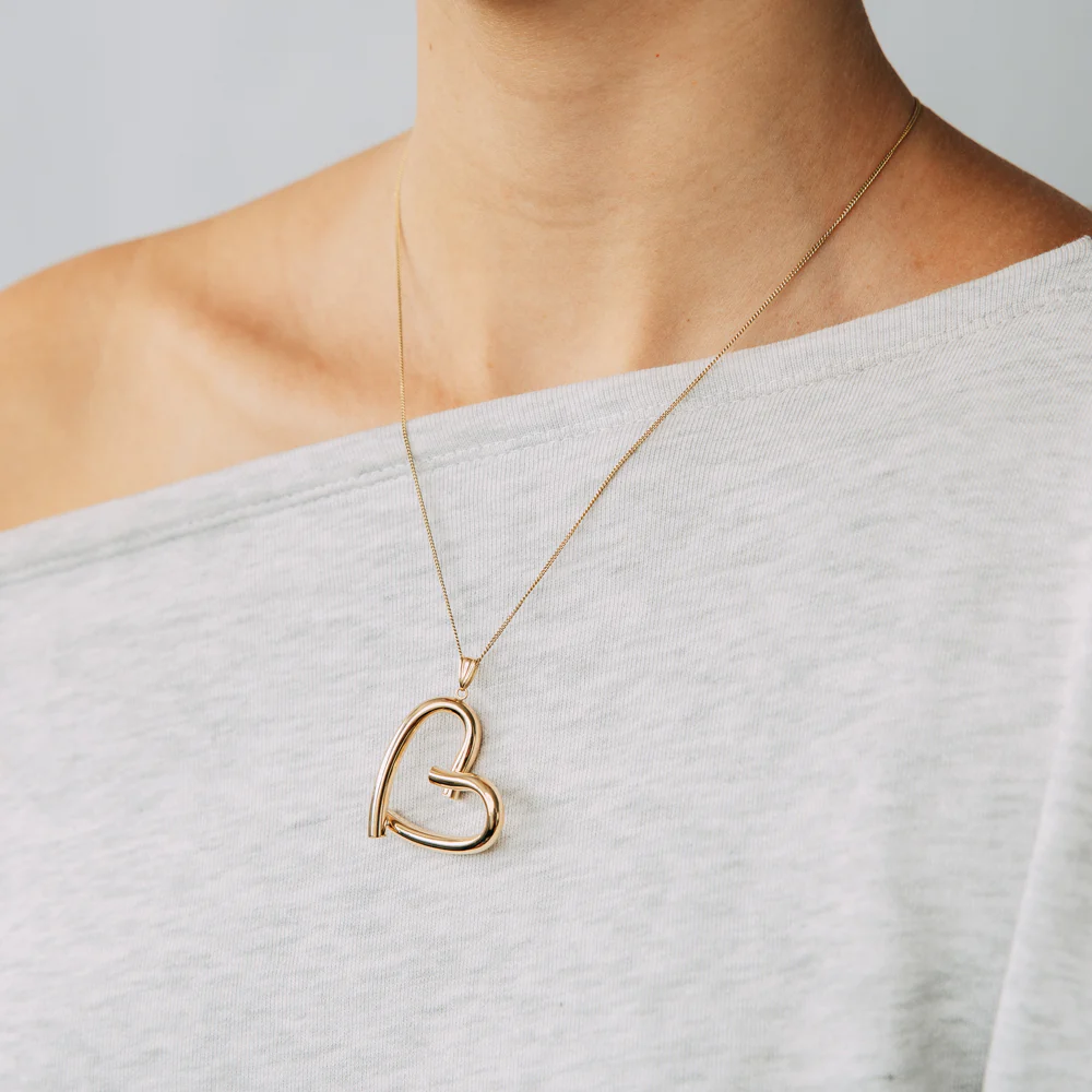 9ct Yellow Gold Open Heart Large Pendant - Image 2