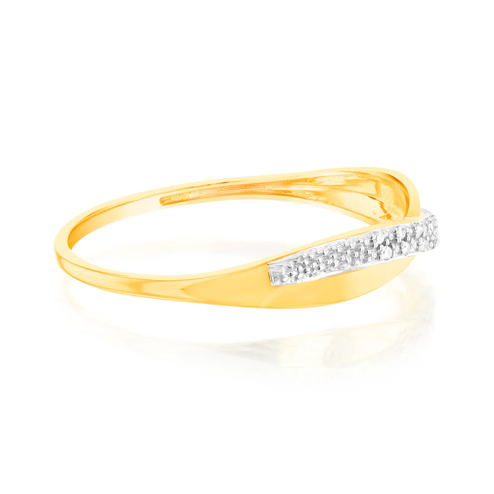9ct Yellow Gold Ring with 14 Brilliant Cut Diamonds - Image 2