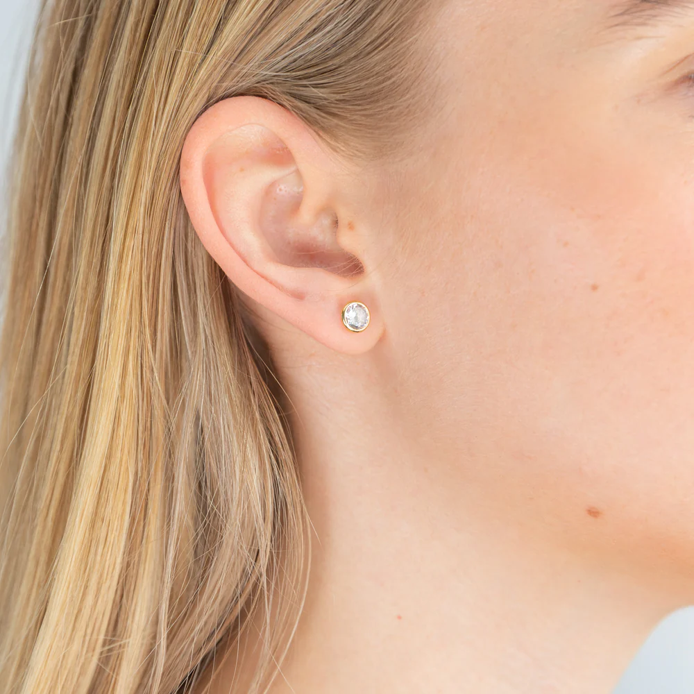 9ct Yellow Gold Silver Filled Cubic Zirconia Simple Round Stud Earrings - Image 3