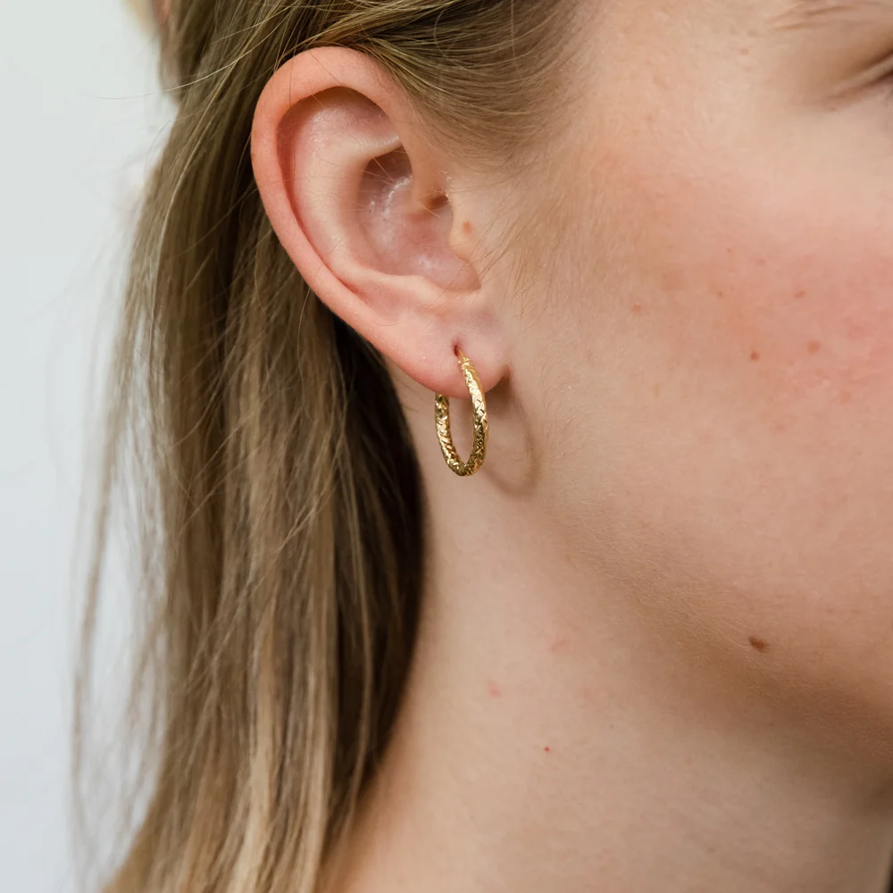 9ct Yellow Gold Silverfilled Diamond Cut 15mm Hoop Earrings - Image 2