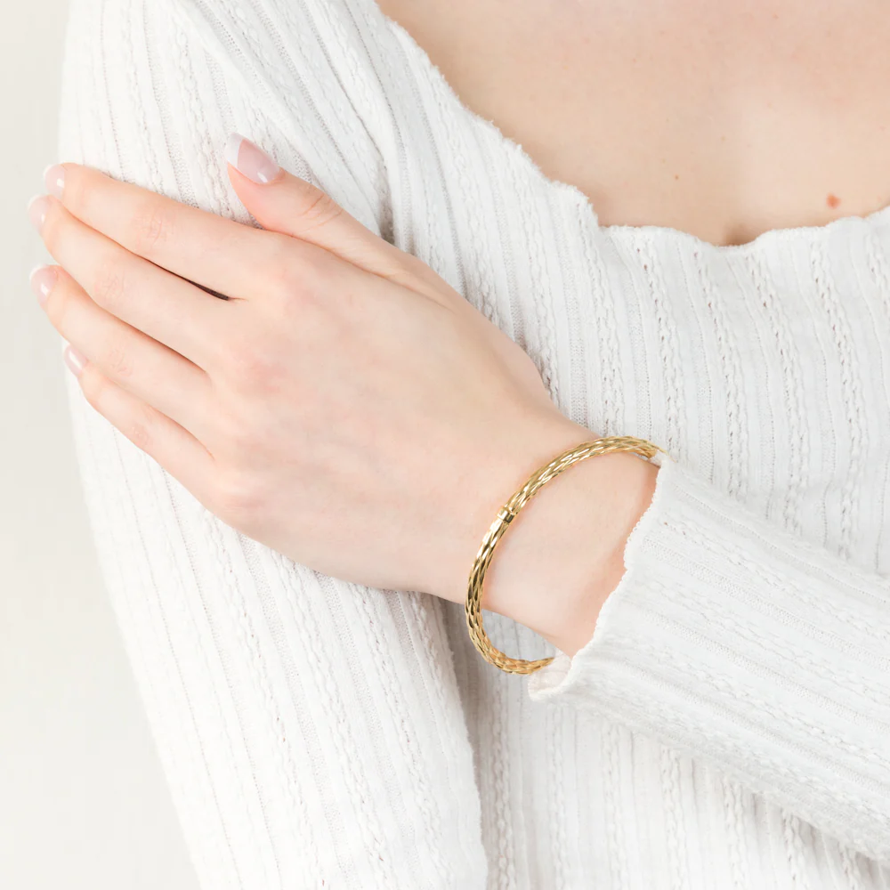 9ct Yellow Gold Silverfilled Fancy Textured Bangle - Image 2