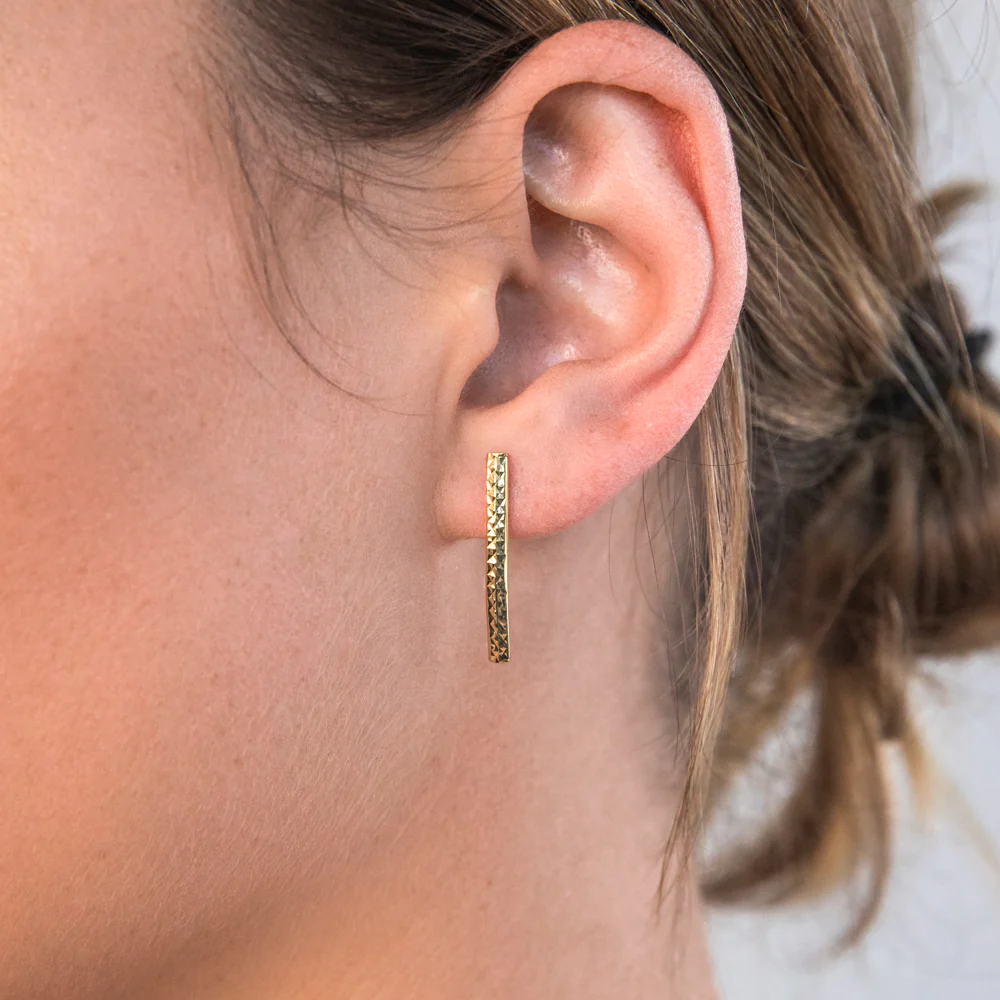 9ct Yellow Gold Silverfilled Patterned Arc Stud Earrings - Image 2