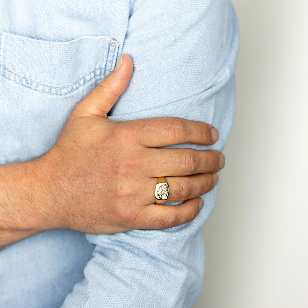 9ct Yellow Gold Single Diamond Eagle Gents Ring - Image 3